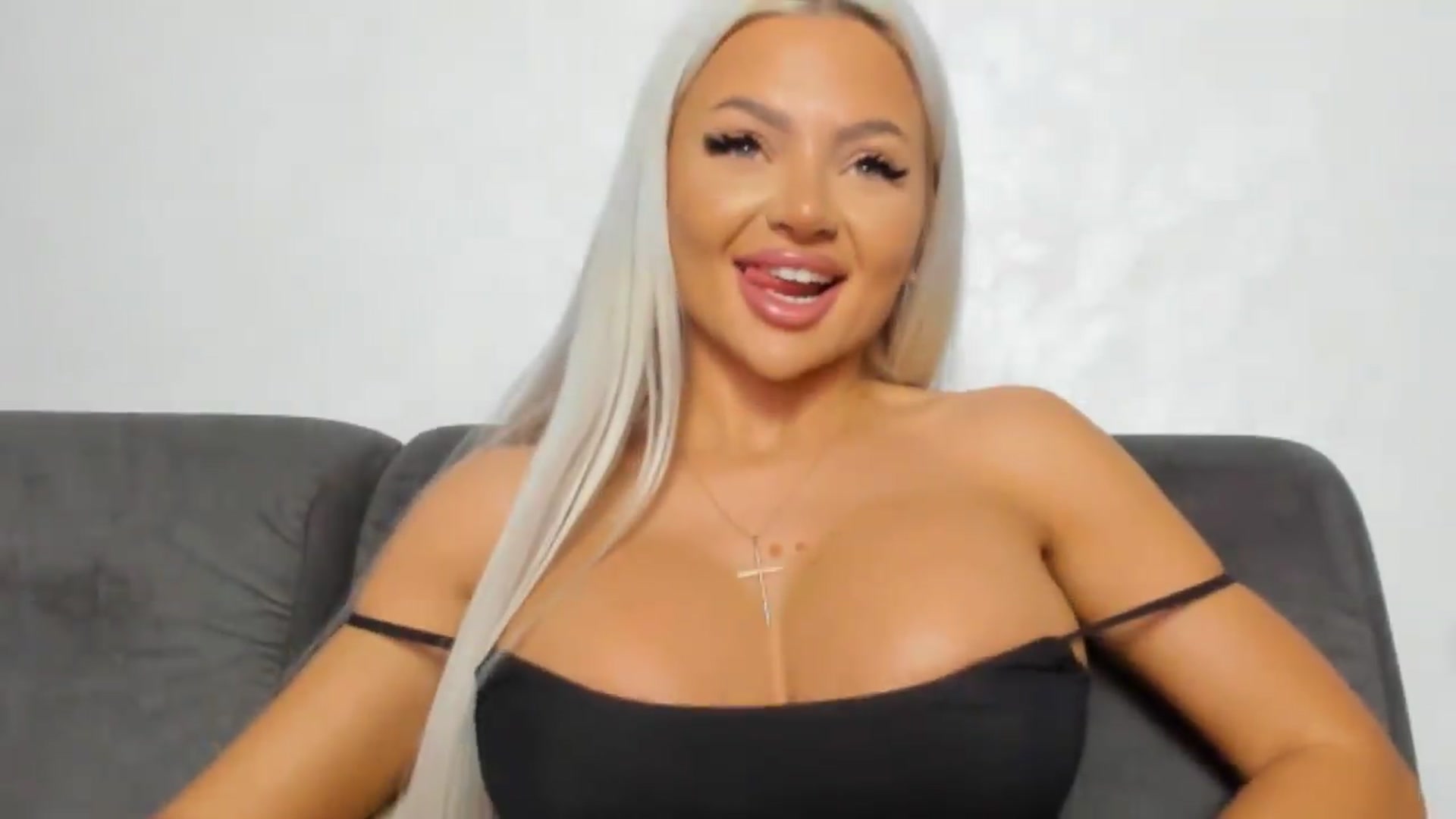 Gallery image thumbnail from barbie__girl's myfreecams stream on, 07/07/2026, 21:44 image 10 of 20