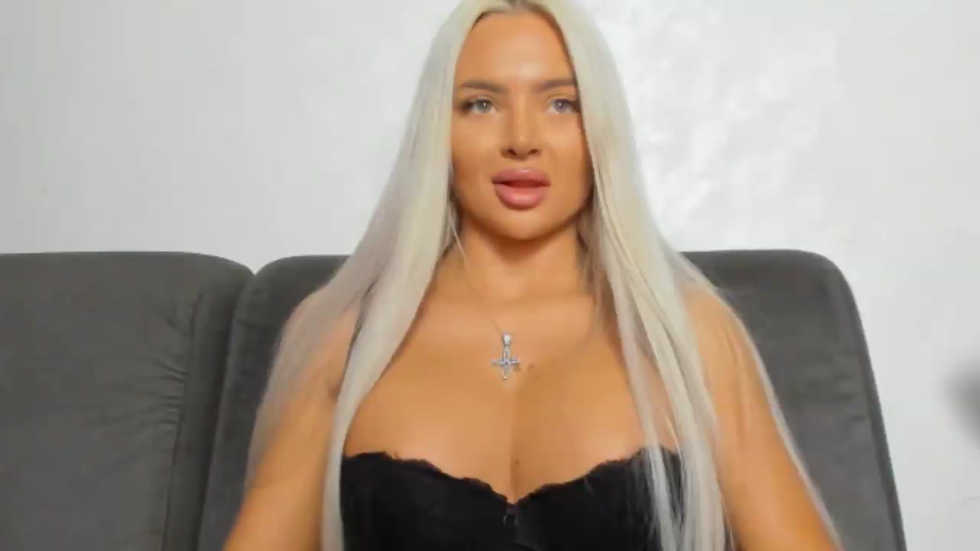 Gallery image thumbnail from barbie__girl's myfreecams stream on, 09/16/2026, 18:00 image 6 of 20