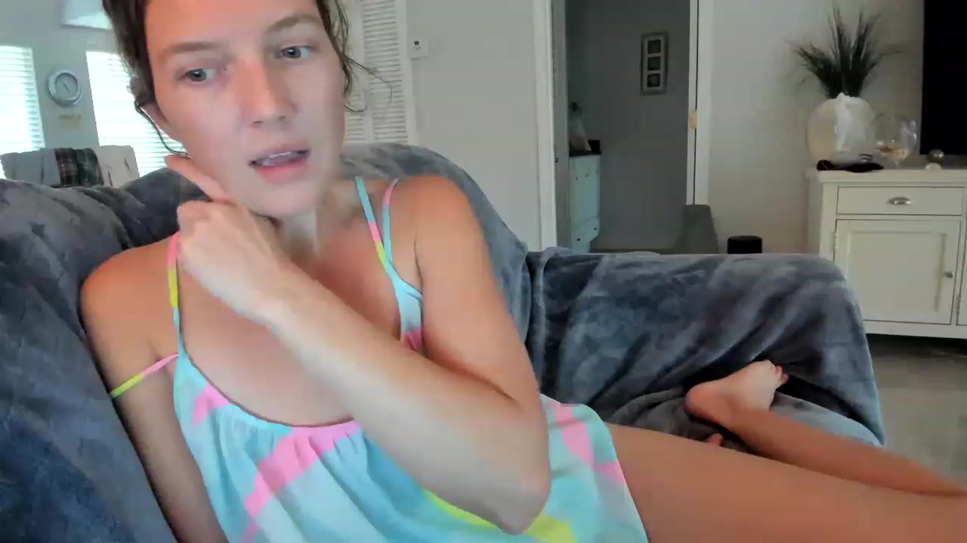 Gallery image thumbnail from barebeautyxo's myfreecams stream on, 11/17/2022, 02:42 image 11 of 20
