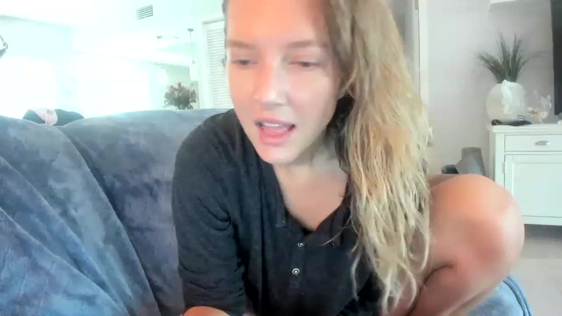Gallery image thumbnail from barebeautyxo's myfreecams stream on, 11/17/2022, 18:13 image 16 of 20