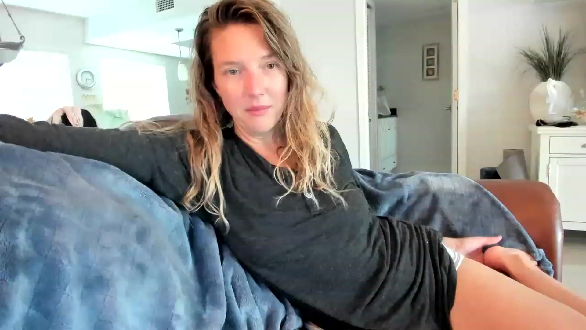 Gallery image thumbnail from barebeautyxo's myfreecams stream on, 11/17/2022, 22:19 image 8 of 20