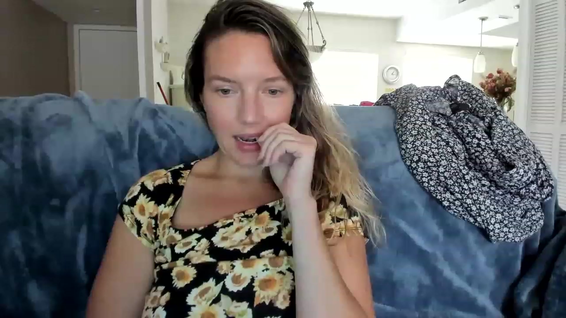 Gallery image thumbnail from barebeautyxo's myfreecams stream on, 12/01/2022, 18:40 image 16 of 20