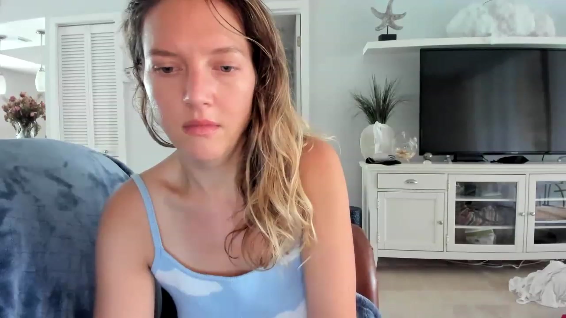 Gallery image thumbnail from barebeautyxo's myfreecams stream on, 12/03/2022, 19:33 image 14 of 20