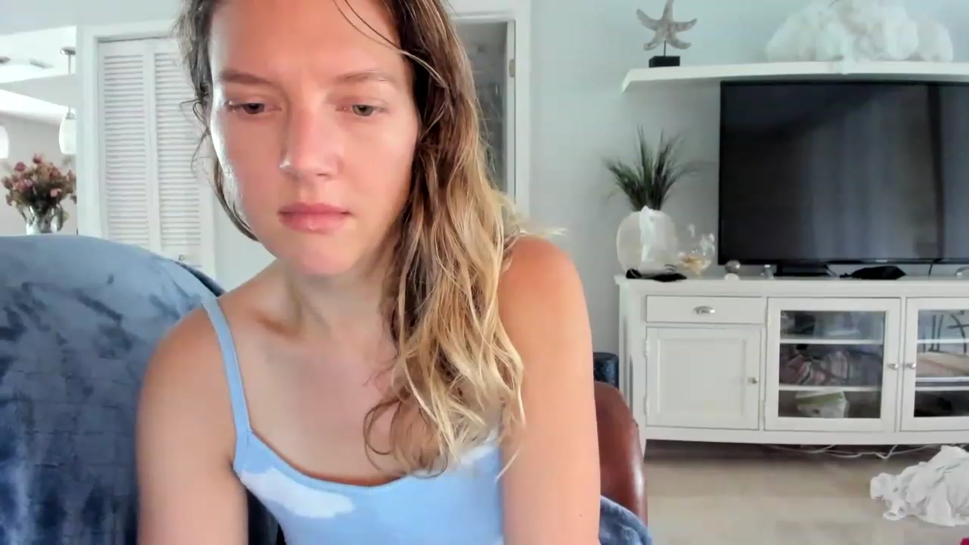 Gallery image thumbnail from barebeautyxo's myfreecams stream on, 12/03/2022, 19:33 image 12 of 20