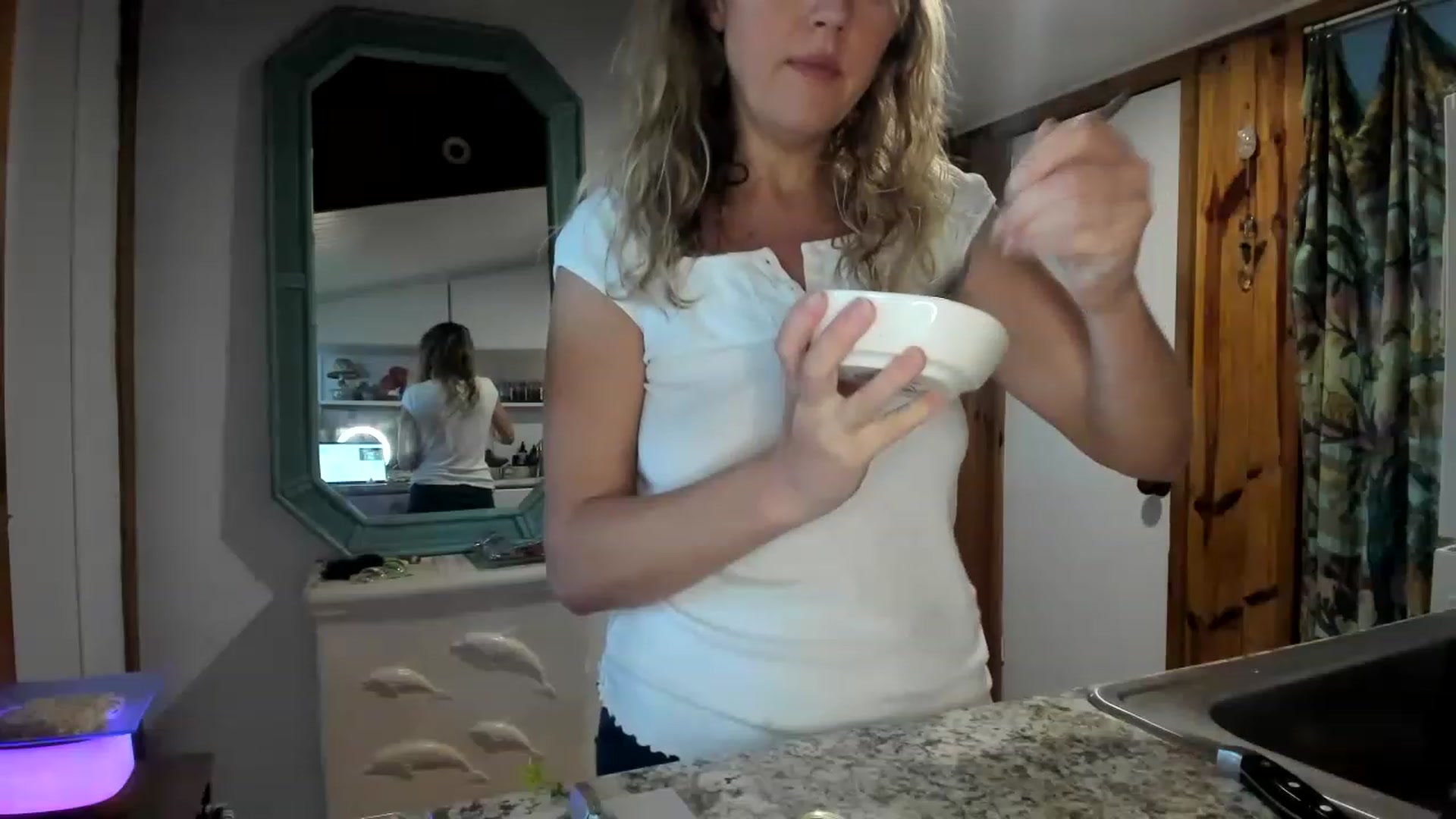 Gallery image thumbnail from barebeautyxo's myfreecams stream on, 01/27/2023, 21:02 image 9 of 20