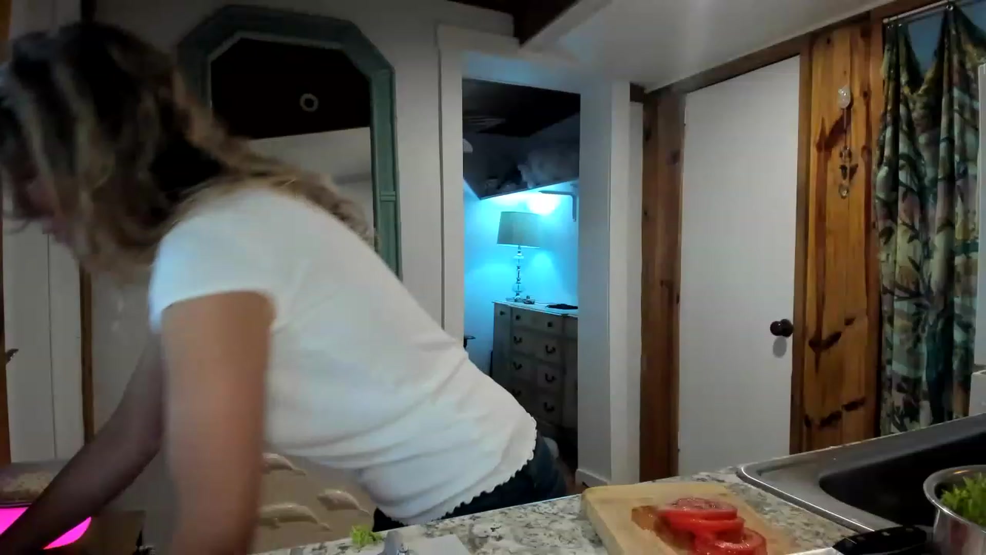Gallery image thumbnail from barebeautyxo's myfreecams stream on, 01/27/2023, 21:02 image 15 of 20