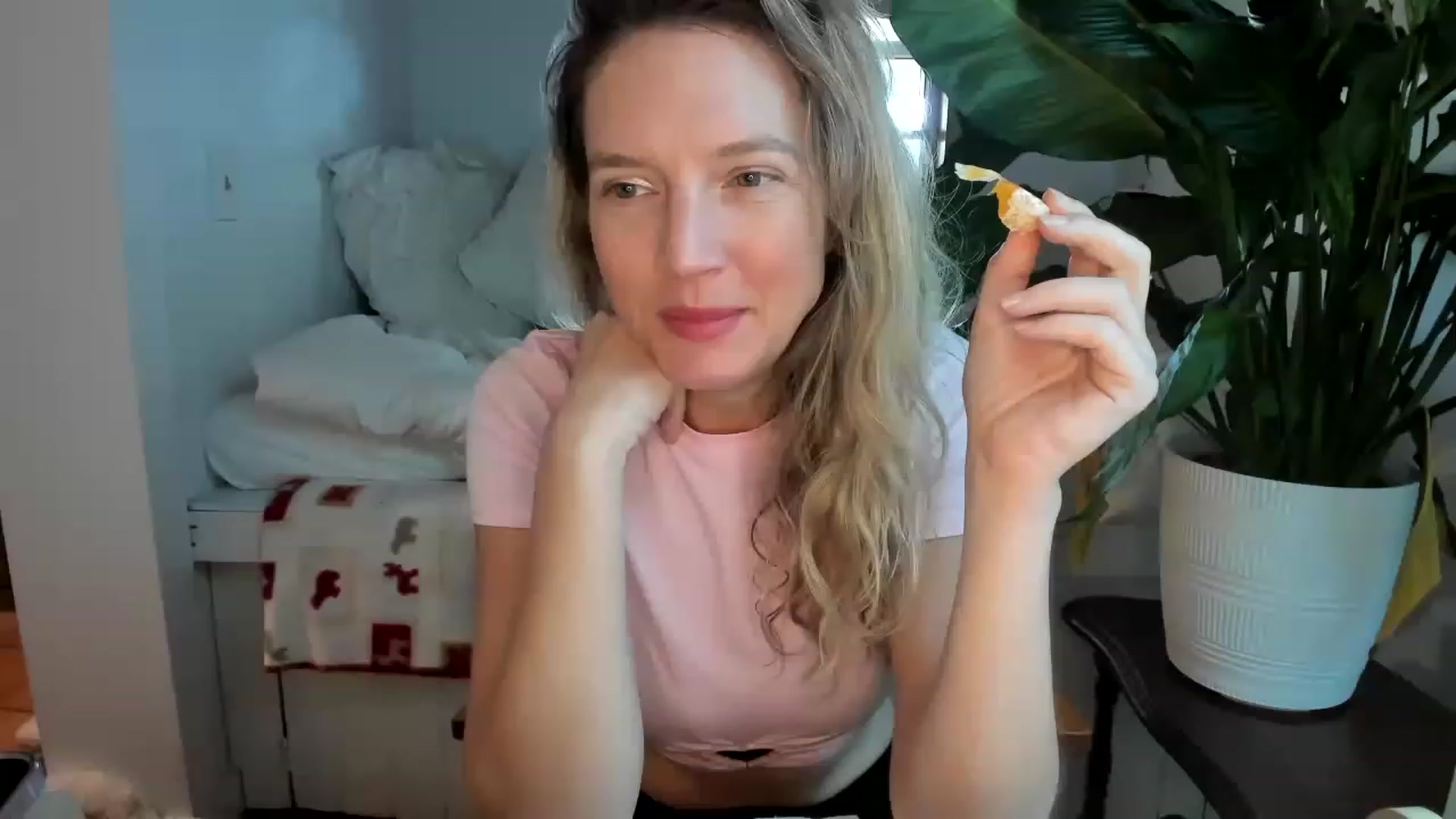 Gallery image thumbnail from barebeautyxo's myfreecams stream on, 02/20/2023, 15:54 image 10 of 20