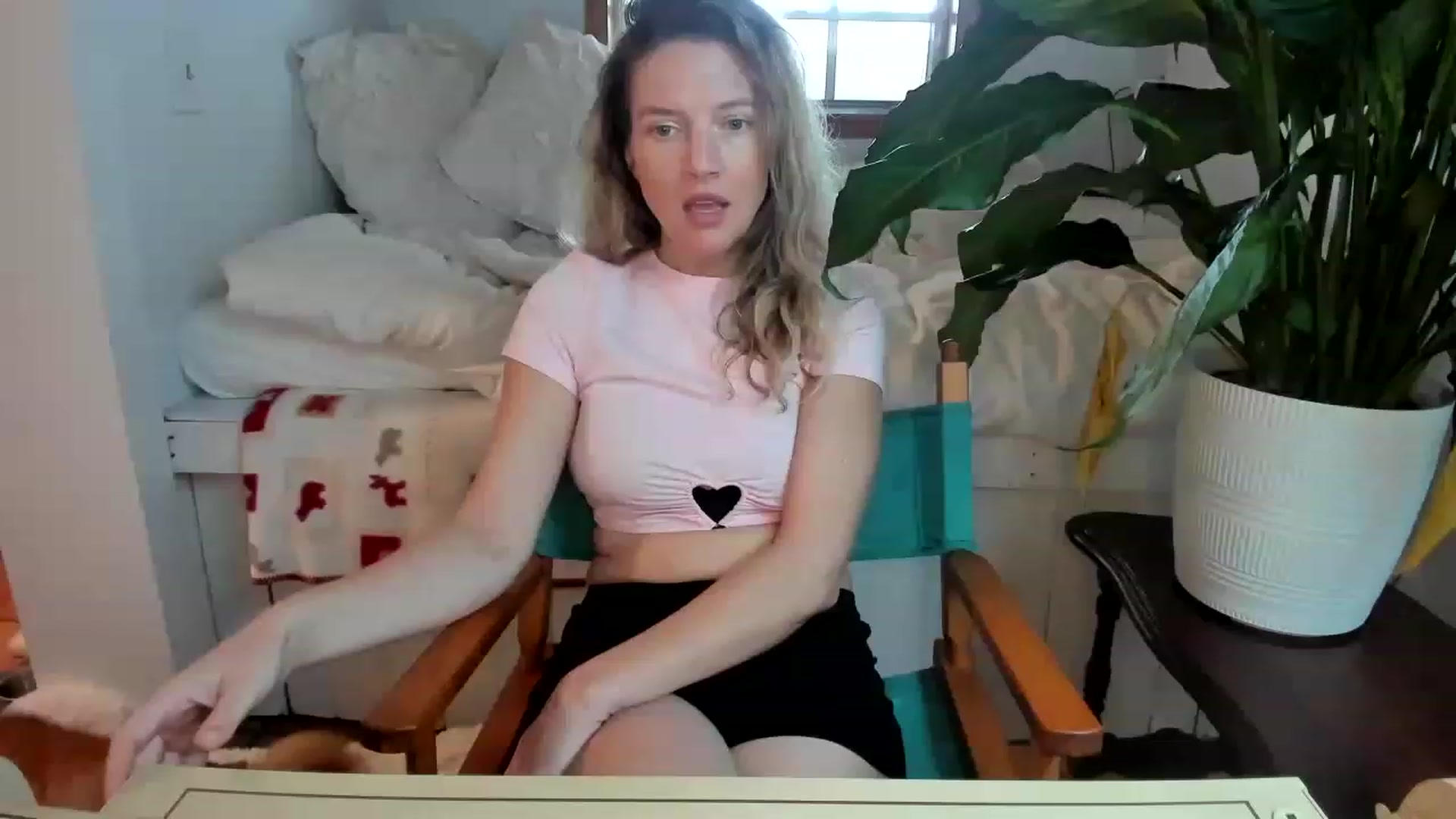 Gallery image thumbnail from barebeautyxo's myfreecams stream on, 02/20/2023, 15:54 image 12 of 20