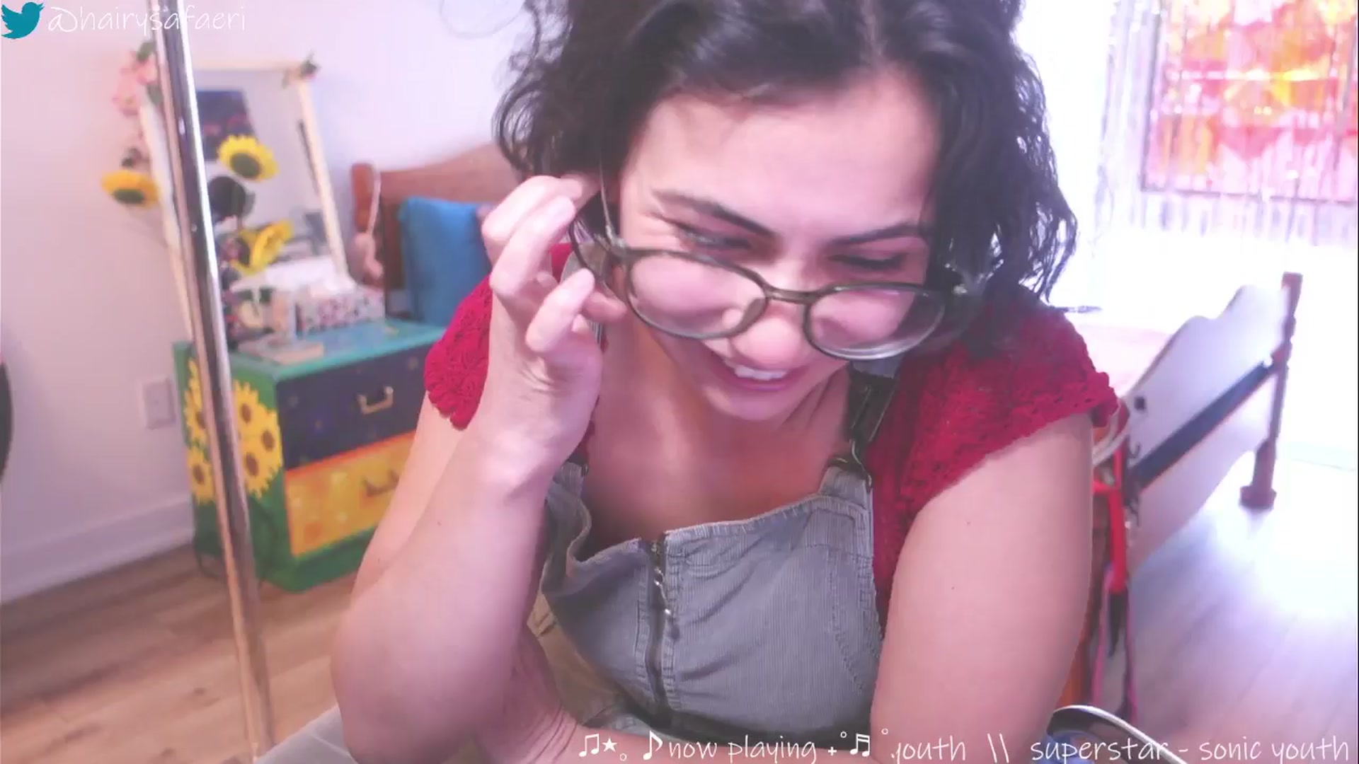 Gallery image thumbnail from barelysafaeri's myfreecams stream on, 05/27/2025, 23:27 image 4 of 20
