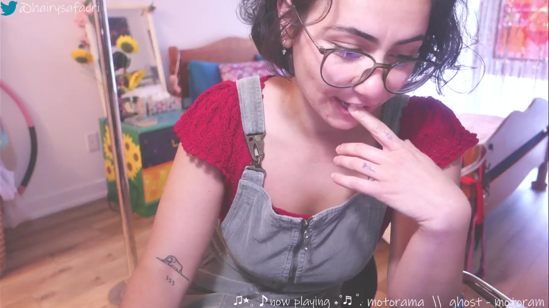 Gallery image thumbnail from barelysafaeri's myfreecams stream on, 05/27/2025, 23:27 image 17 of 20