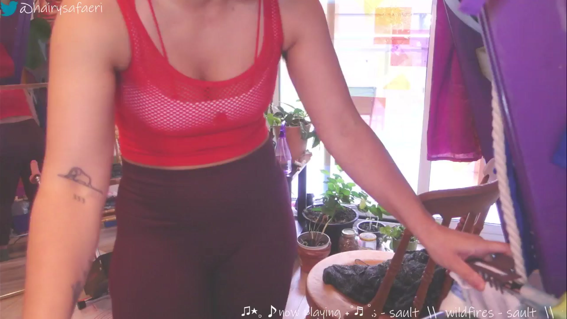 Gallery image thumbnail from barelysafaeri's myfreecams stream on, 05/29/2025, 19:15 image 15 of 20
