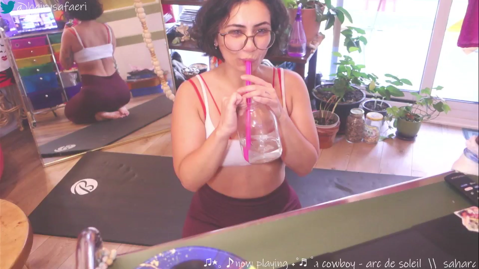 Gallery image thumbnail from barelysafaeri's myfreecams stream on, 05/29/2025, 21:09 image 16 of 20