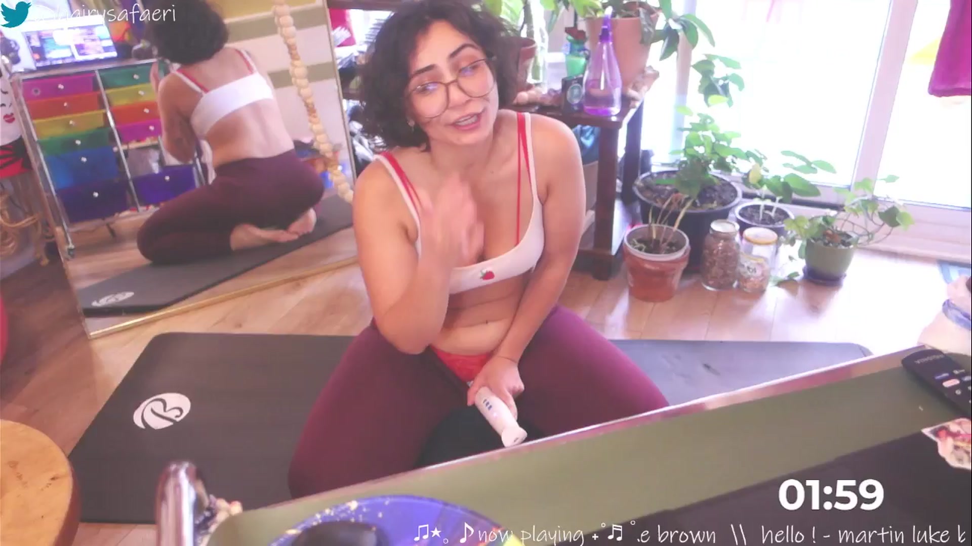 Gallery image thumbnail from barelysafaeri's myfreecams stream on, 05/29/2025, 21:09 image 9 of 20