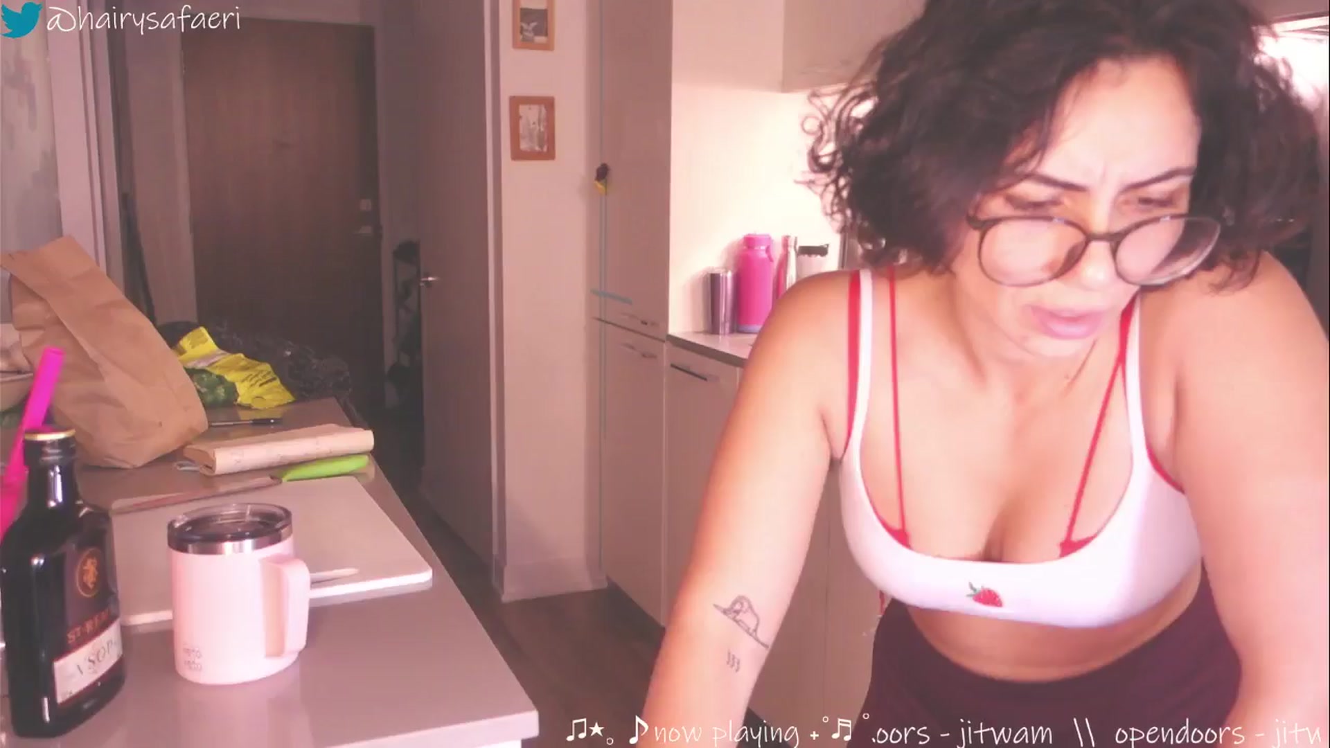Gallery image thumbnail from barelysafaeri's myfreecams stream on, 05/29/2025, 21:28 image 15 of 20