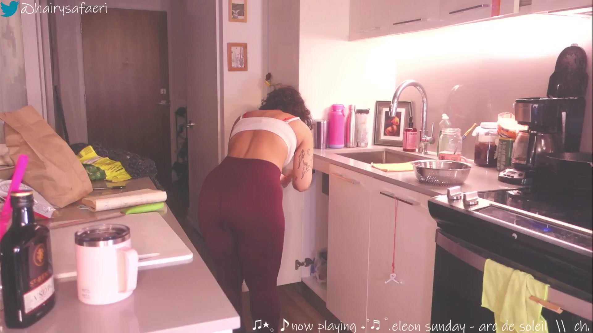 Gallery image thumbnail from barelysafaeri's myfreecams stream on, 05/29/2025, 21:28 image 16 of 20