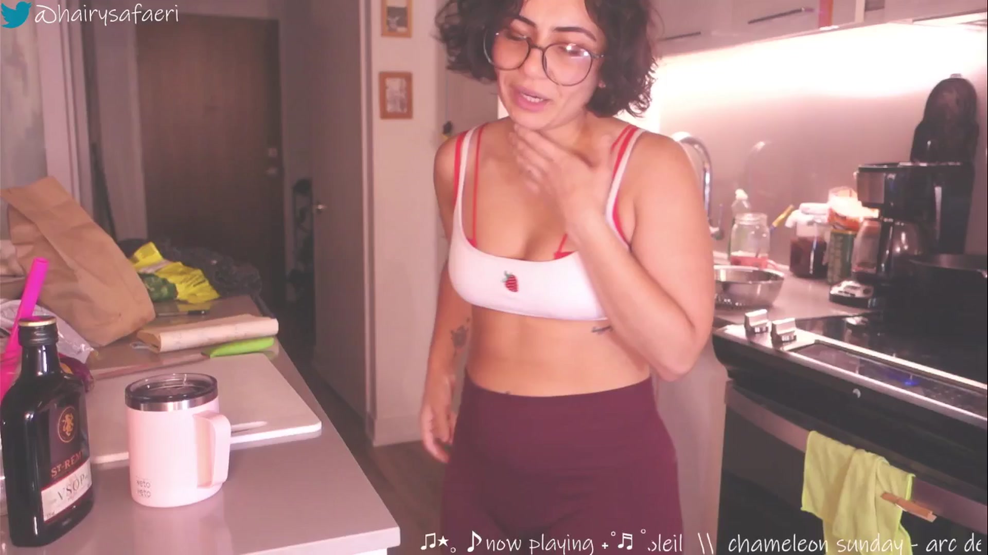 Gallery image thumbnail from barelysafaeri's myfreecams stream on, 05/29/2025, 21:28 image 17 of 20