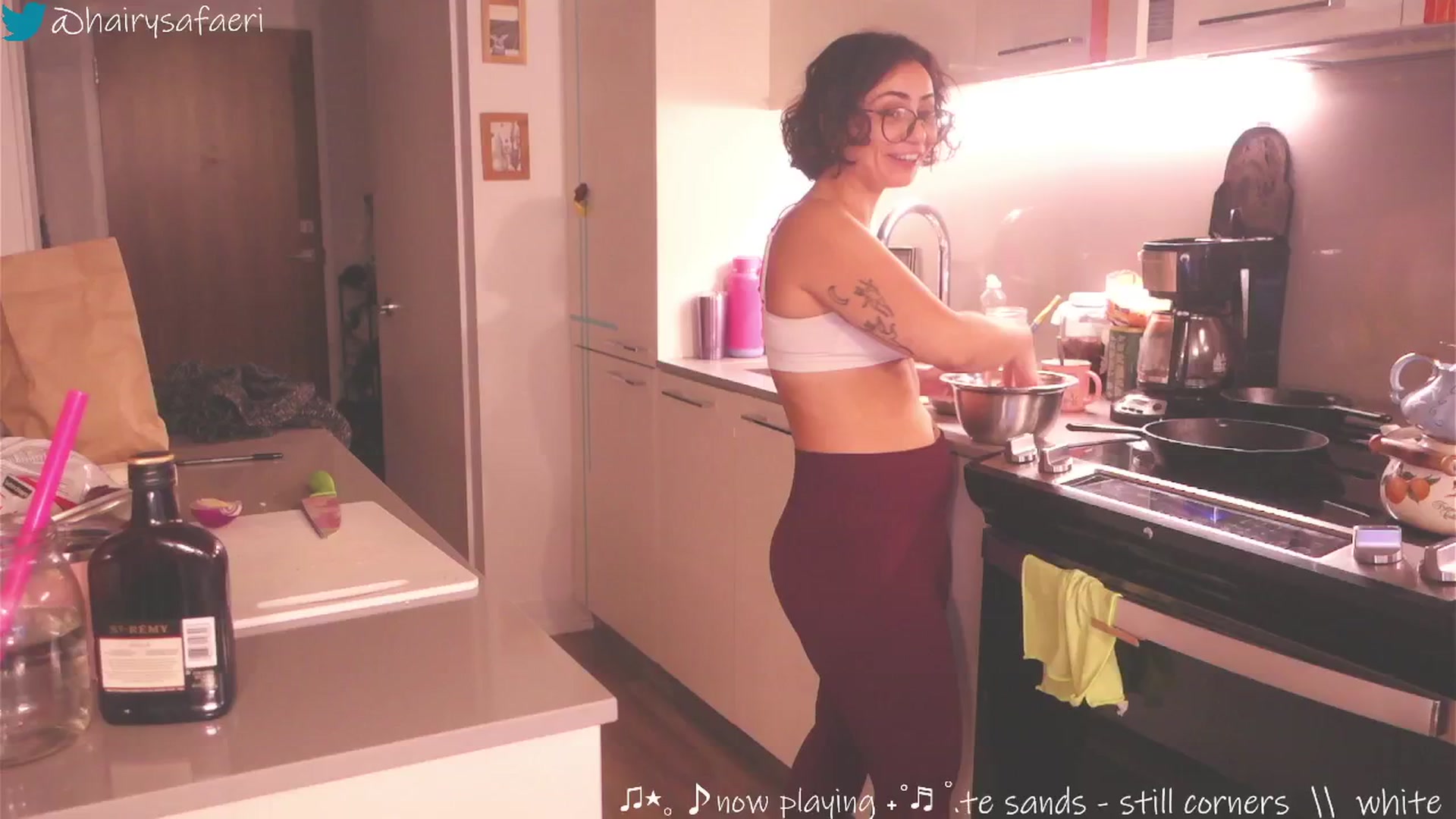Gallery image thumbnail from barelysafaeri's myfreecams stream on, 05/30/2025, 24:39 image 4 of 20