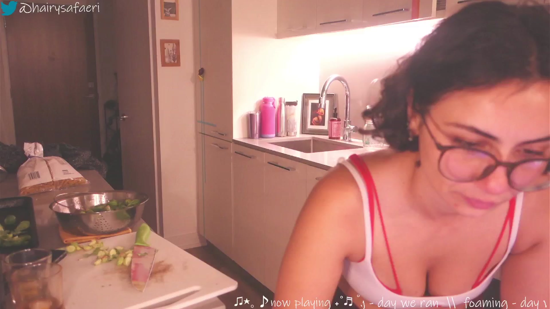 Gallery image thumbnail from barelysafaeri's myfreecams stream on, 05/30/2025, 02:46 image 1 of 20