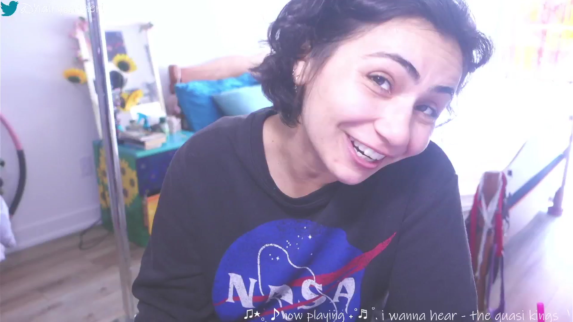 Gallery image thumbnail from barelysafaeri's myfreecams stream on, 06/04/2025, 15:34 image 17 of 20