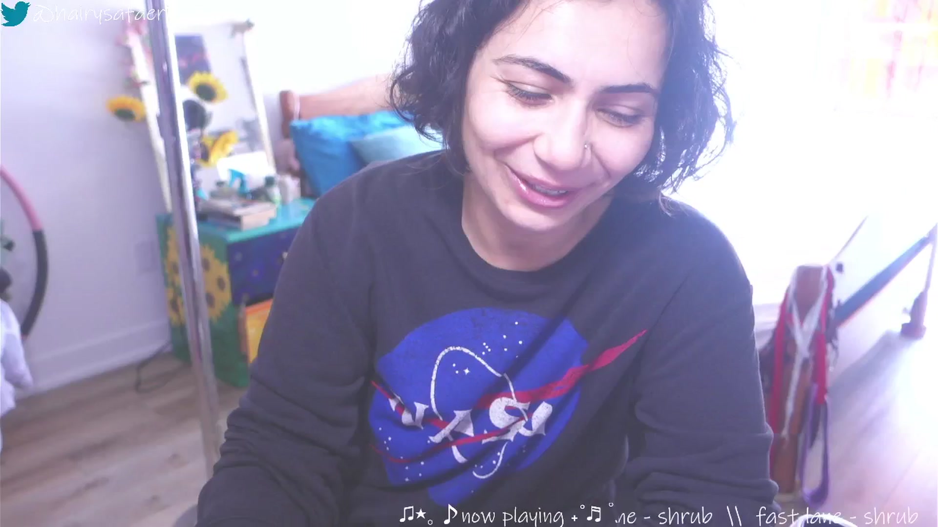 Gallery image thumbnail from barelysafaeri's myfreecams stream on, 06/04/2025, 15:34 image 3 of 20