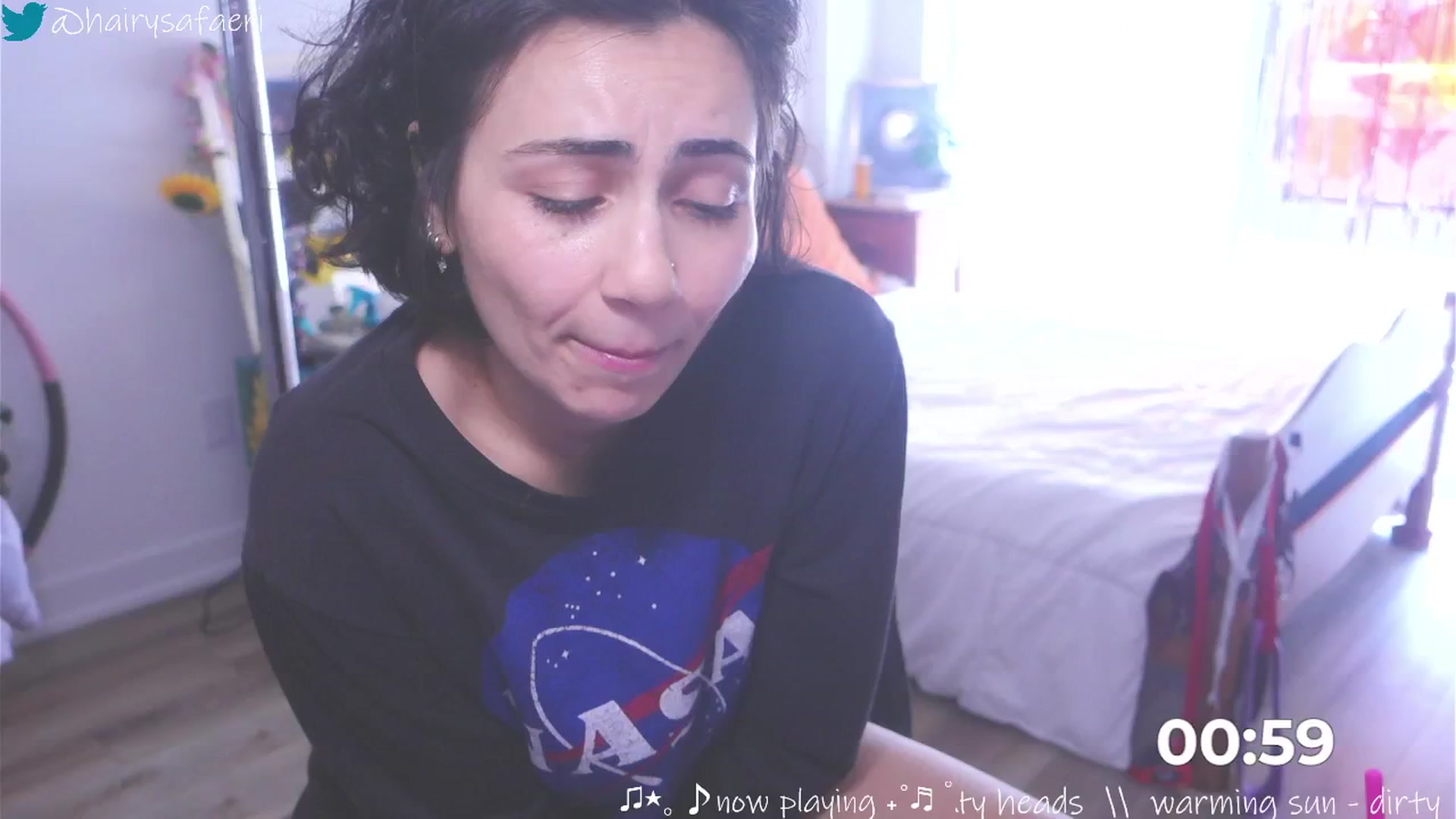 Gallery image thumbnail from barelysafaeri's myfreecams stream on, 06/04/2025, 15:34 image 16 of 20