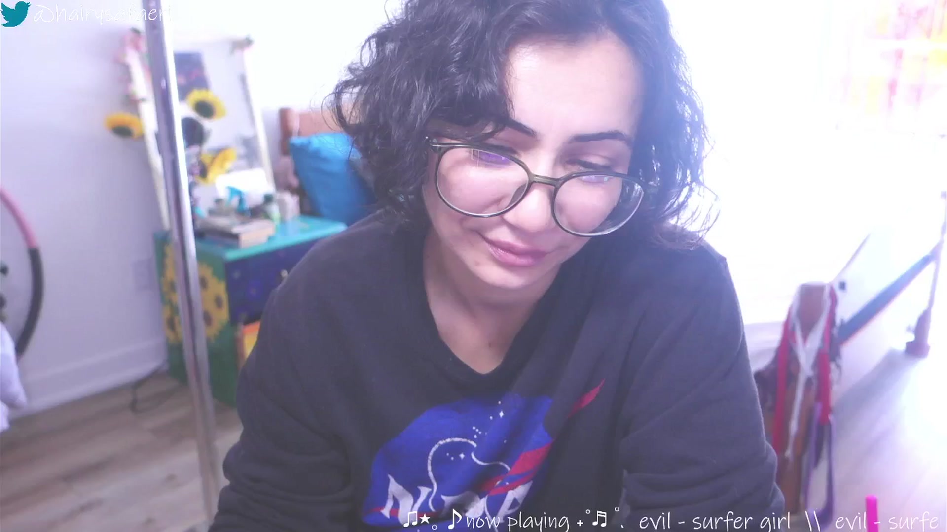 Gallery image thumbnail from barelysafaeri's myfreecams stream on, 06/04/2025, 15:34 image 12 of 20