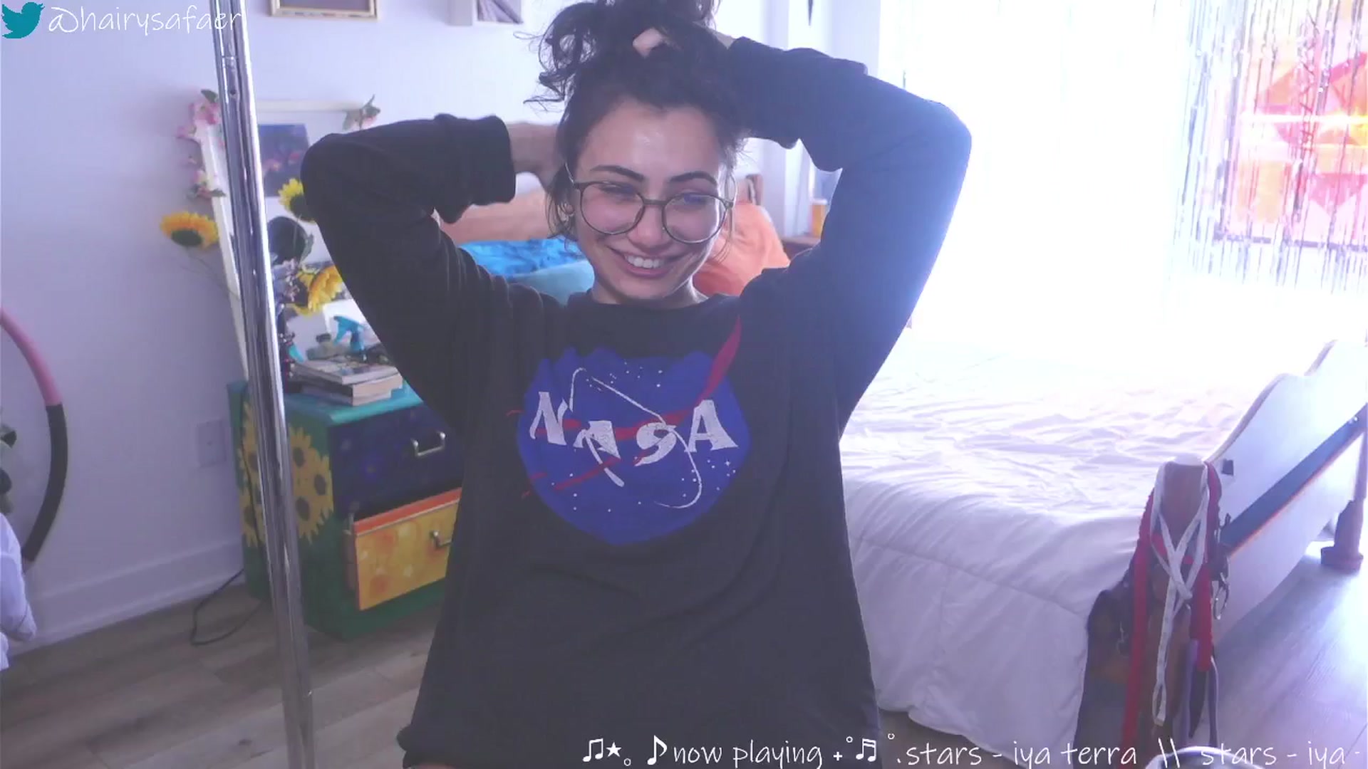 Gallery image thumbnail from barelysafaeri's myfreecams stream on, 06/04/2025, 17:22 image 10 of 20