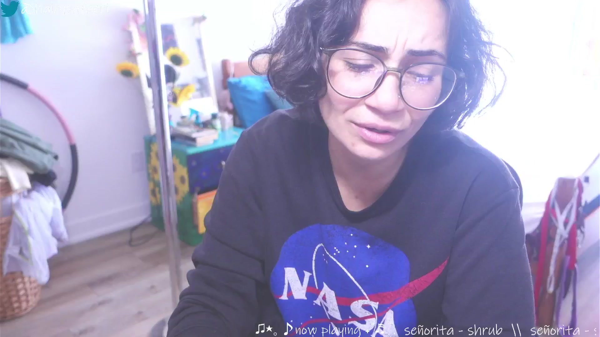 Gallery image thumbnail from barelysafaeri's myfreecams stream on, 06/04/2025, 17:22 image 19 of 20