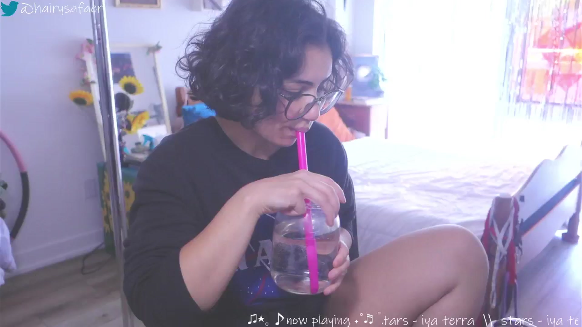 Gallery image thumbnail from barelysafaeri's myfreecams stream on, 06/04/2025, 17:22 image 9 of 20