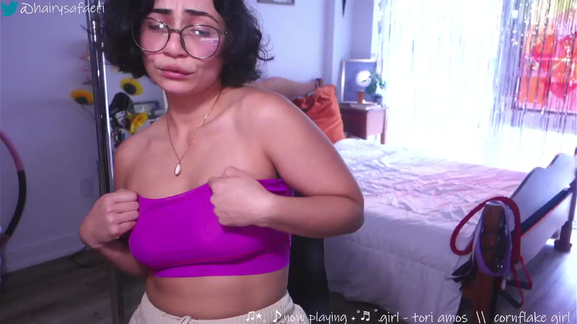 Gallery image thumbnail from barelysafaeri's myfreecams stream on, 06/10/2025, 20:13 image 12 of 20