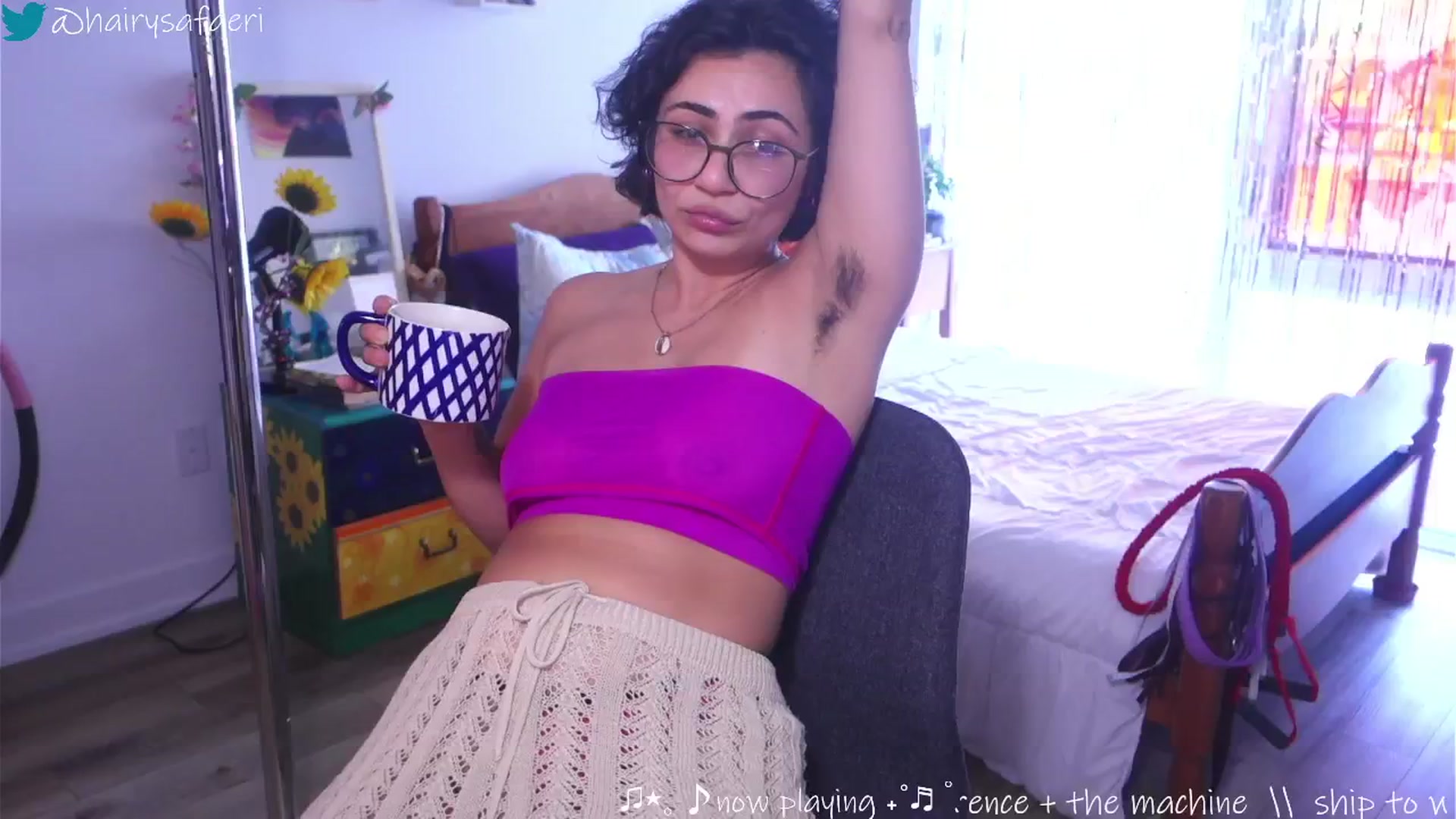 Gallery image thumbnail from barelysafaeri's myfreecams stream on, 06/10/2025, 21:01 image 17 of 20