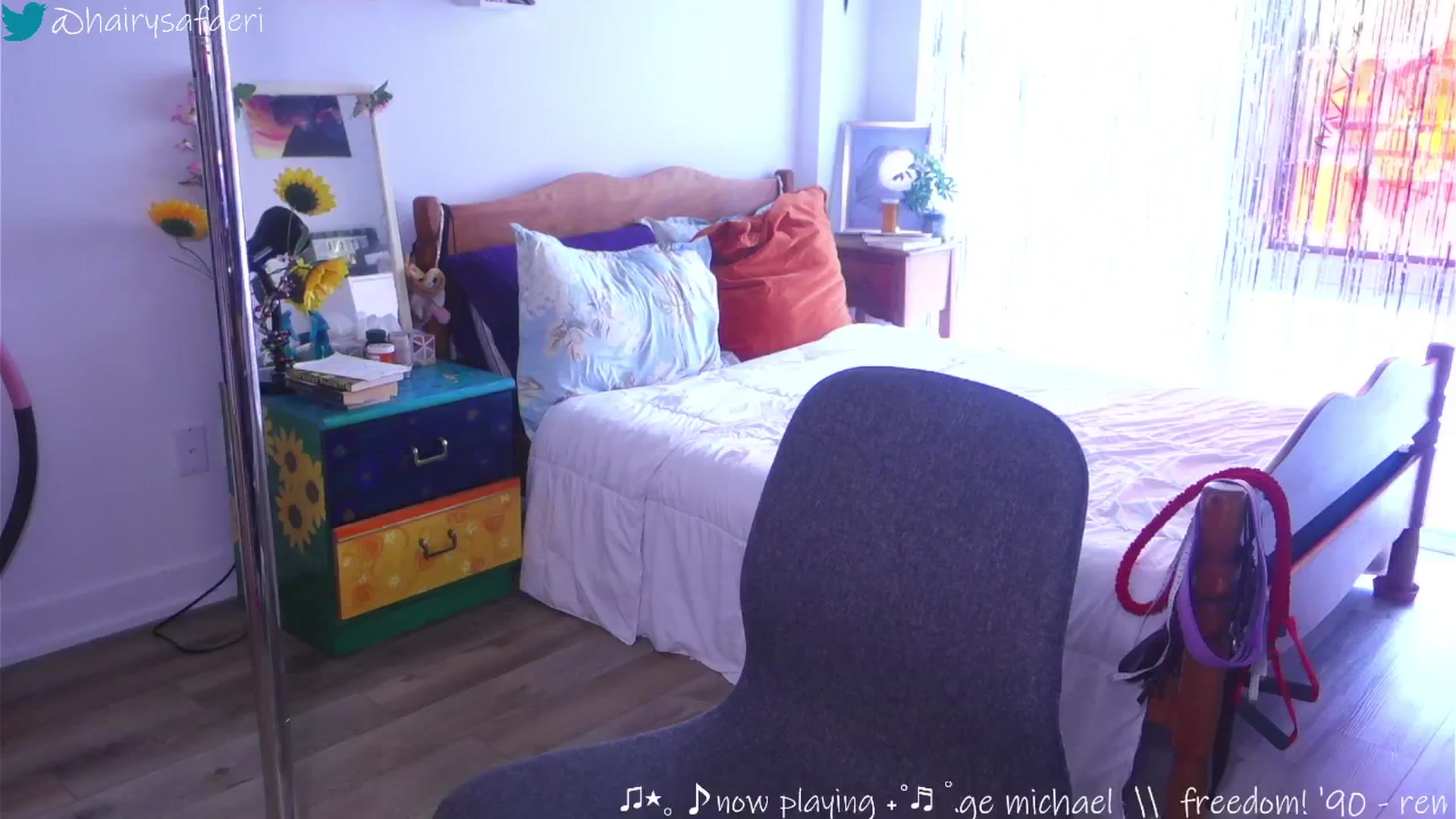 Gallery image thumbnail from barelysafaeri's myfreecams stream on, 06/10/2025, 21:01 image 14 of 20
