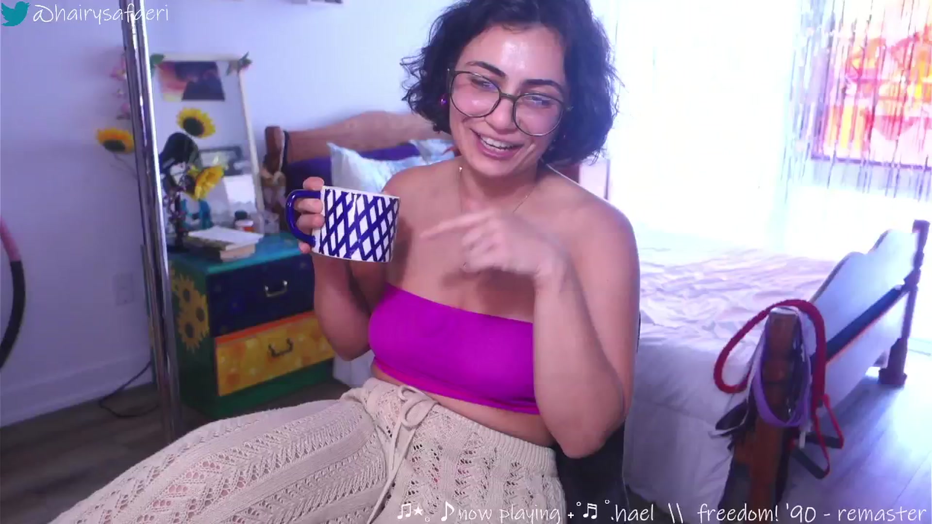 Gallery image thumbnail from barelysafaeri's myfreecams stream on, 06/10/2025, 21:01 image 16 of 20