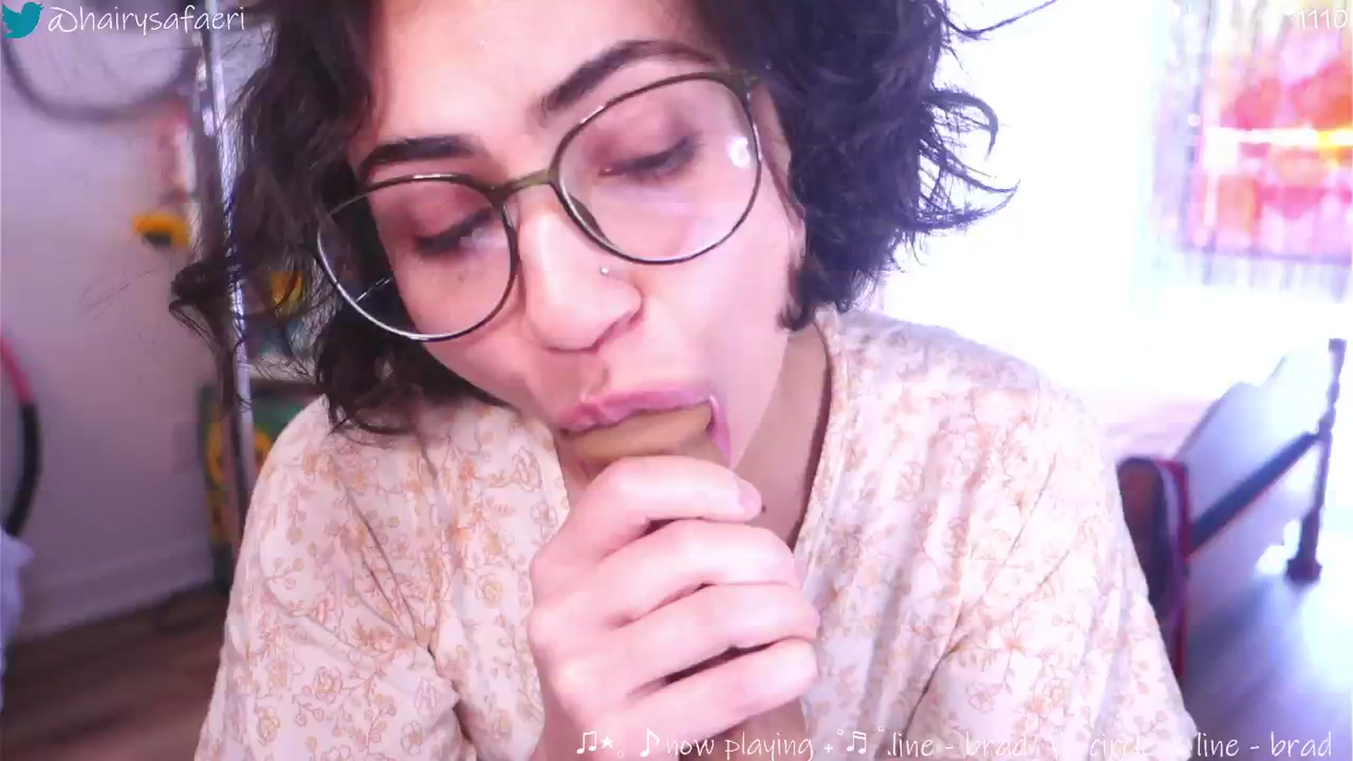 Gallery image thumbnail from barelysafaeri's myfreecams stream on, 06/17/2025, 17:15 image 7 of 20