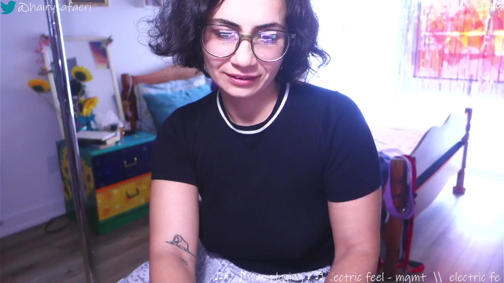 Gallery image thumbnail from barelysafaeri's myfreecams stream on, 06/18/2025, 19:35 image 1 of 20
