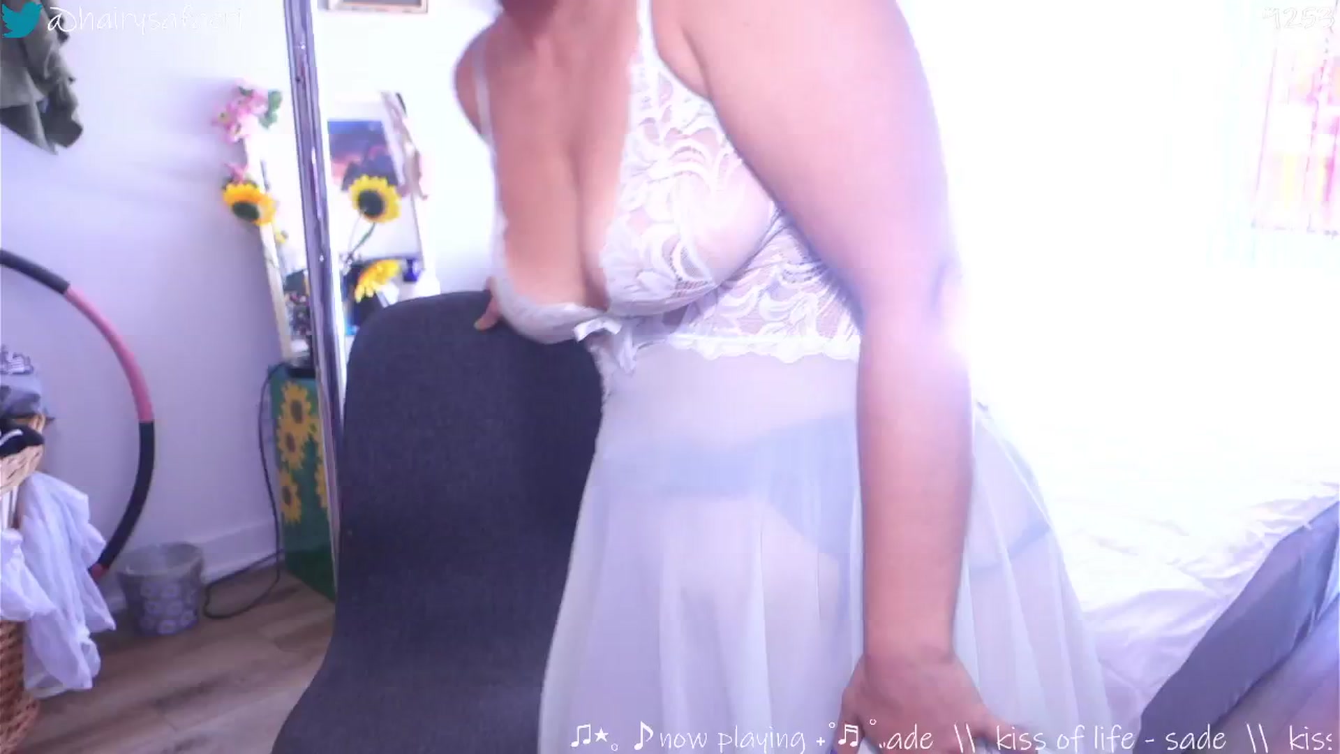 Gallery image thumbnail from barelysafaeri's myfreecams stream on, 07/17/2025, 17:31 image 19 of 20