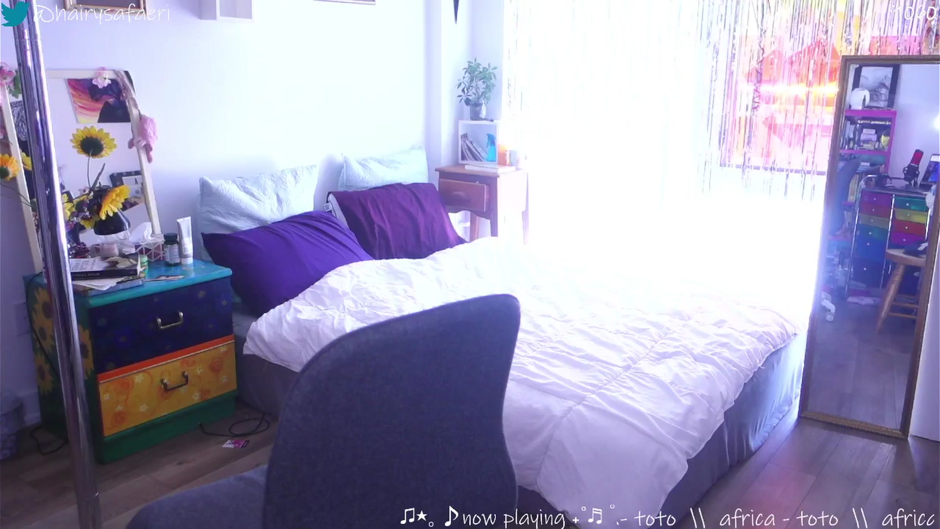 Gallery image thumbnail from barelysafaeri's myfreecams stream on, 07/28/2025, 16:03 image 10 of 20