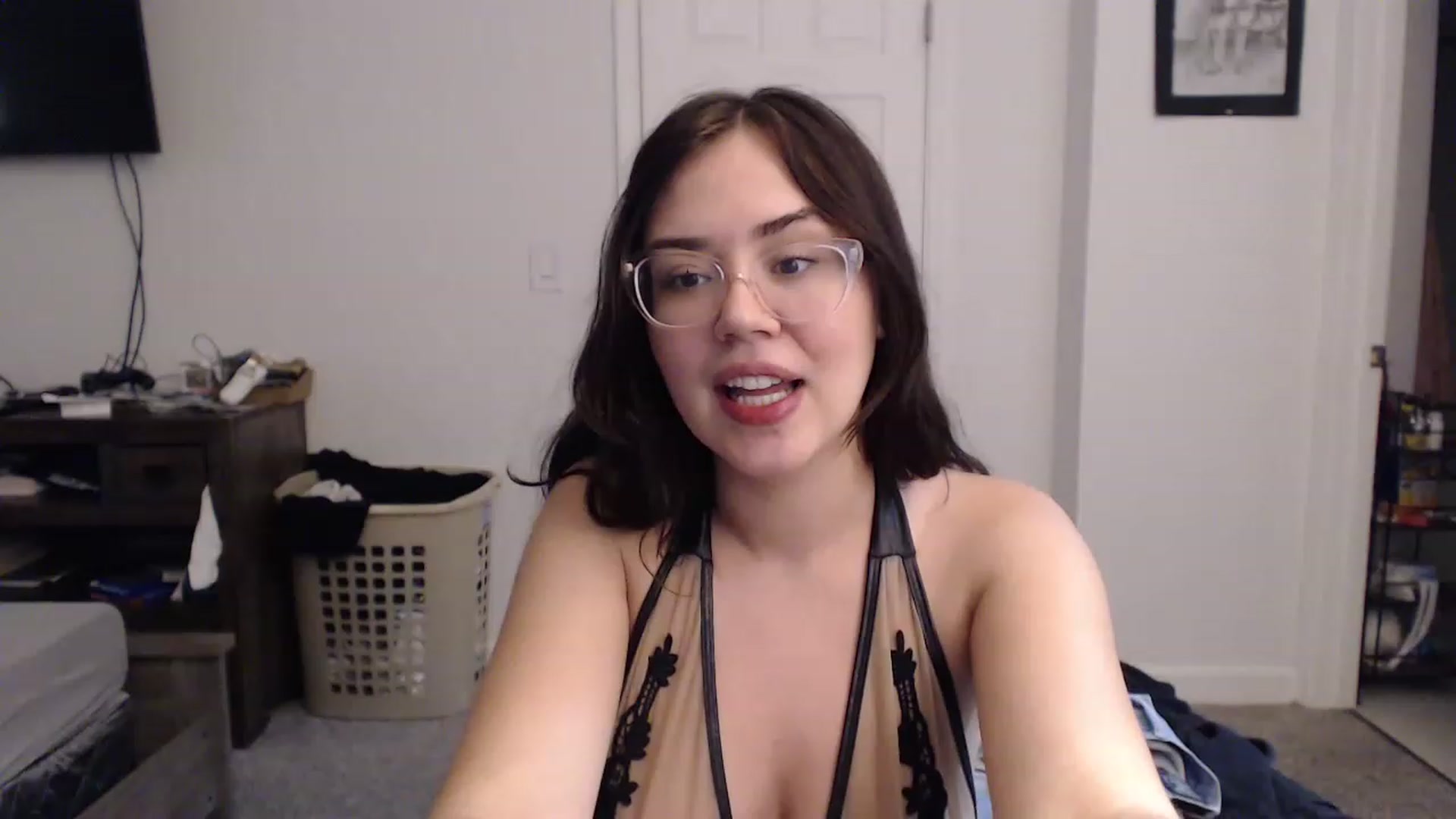 Gallery image thumbnail from baybyyG's myfreecams stream on, 06/16/2023, 15:51 image 15 of 20