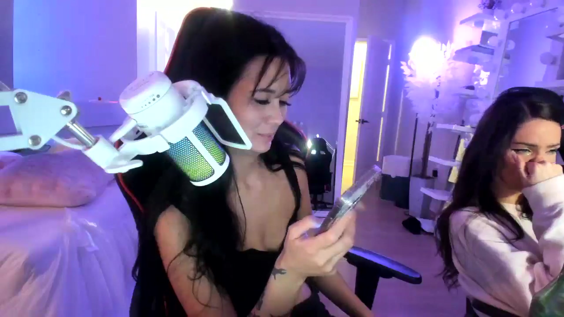 Gallery image thumbnail from bby_mous's myfreecams stream on, 03/09/2025, 10:42 image 8 of 20