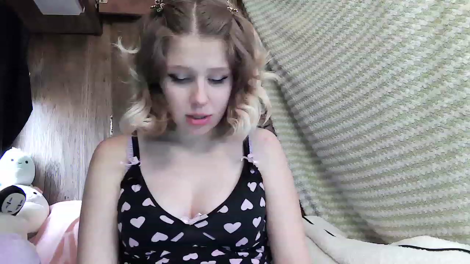 Gallery image thumbnail from bbyalice18's myfreecams stream on, 12/02/2022, 20:01 image 5 of 20