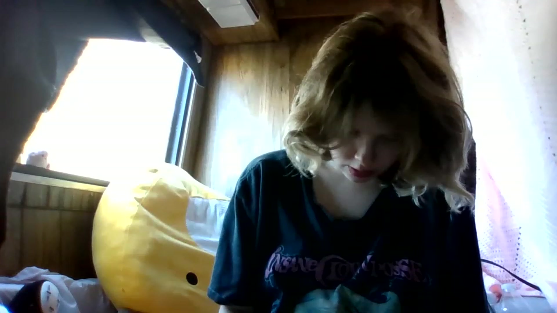 Gallery image thumbnail from bbyalice18's myfreecams stream on, 12/11/2022, 20:25 image 6 of 20