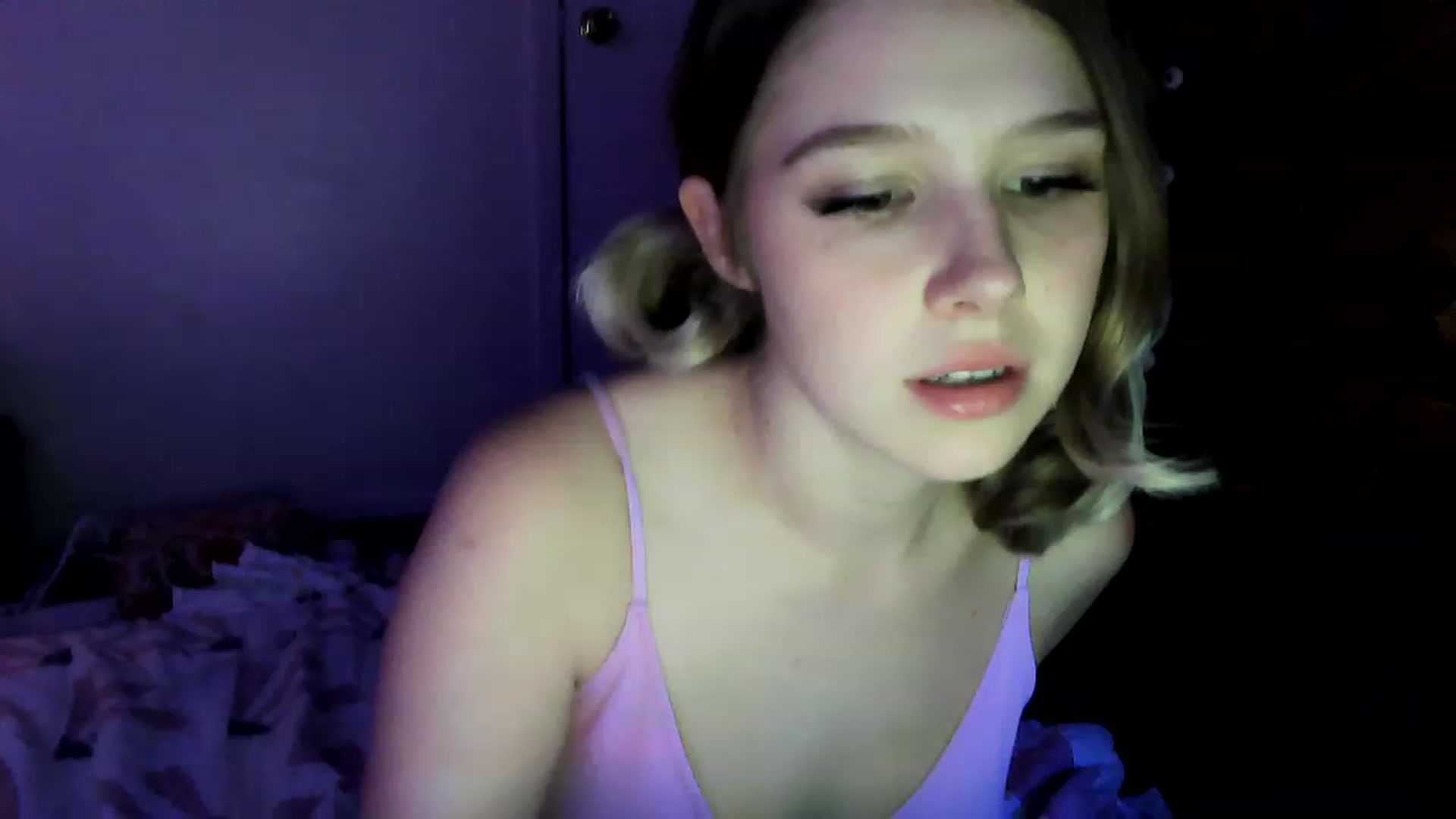 Gallery image thumbnail from bbyalice18's myfreecams stream on, 04/16/2023, 08:06 image 16 of 20