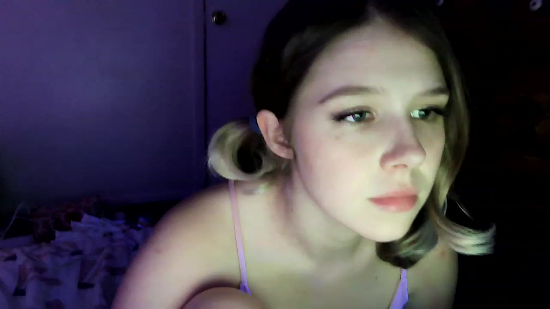 Gallery image thumbnail from bbyalice18's myfreecams stream on, 04/16/2023, 08:06 image 5 of 20