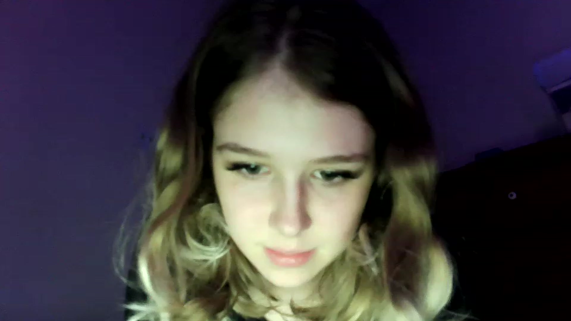 Gallery image thumbnail from bbyalice18's myfreecams stream on, 04/22/2023, 10:39 image 18 of 20