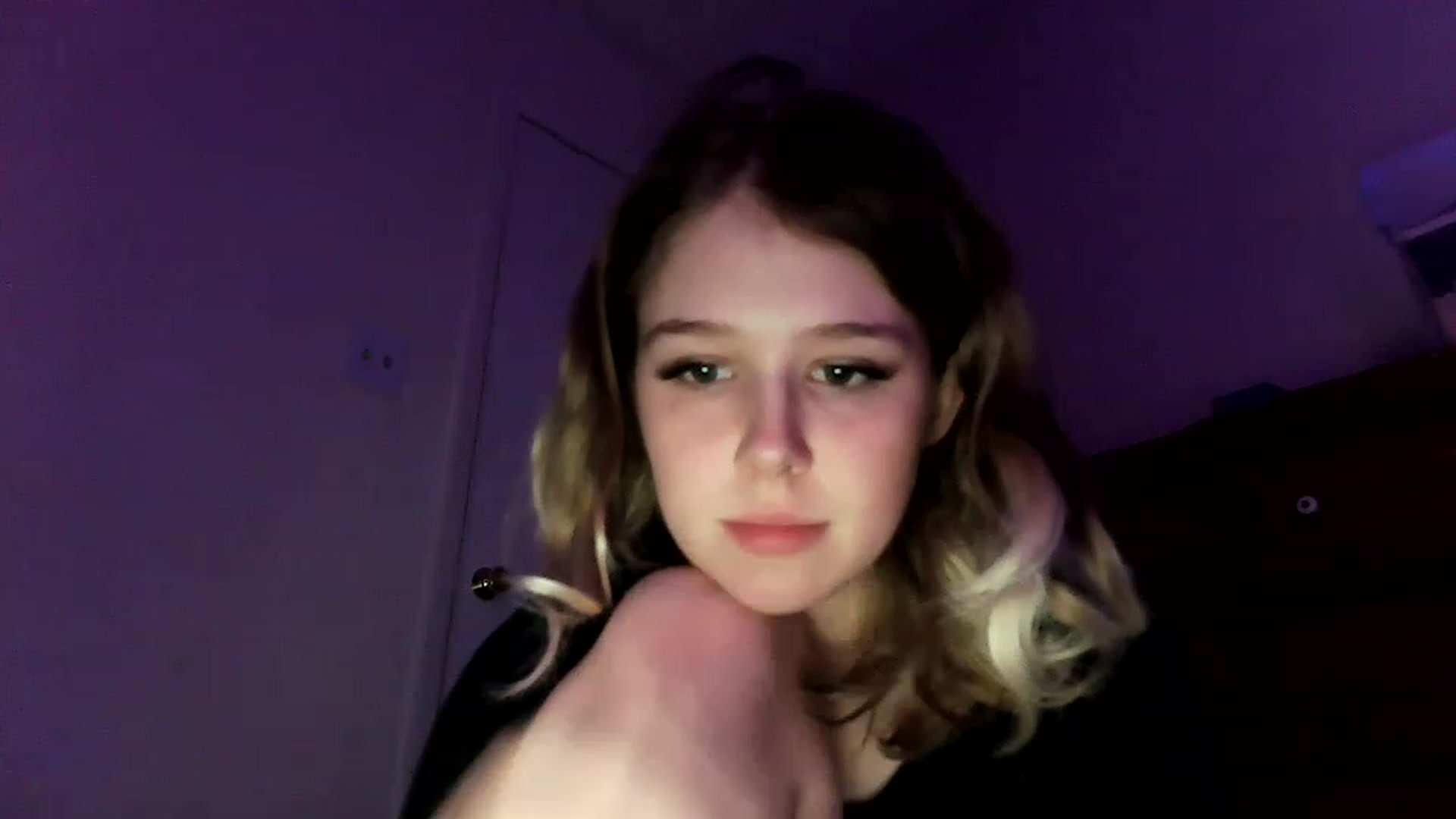 Gallery image thumbnail from bbyalice18's myfreecams stream on, 04/22/2023, 10:39 image 19 of 20