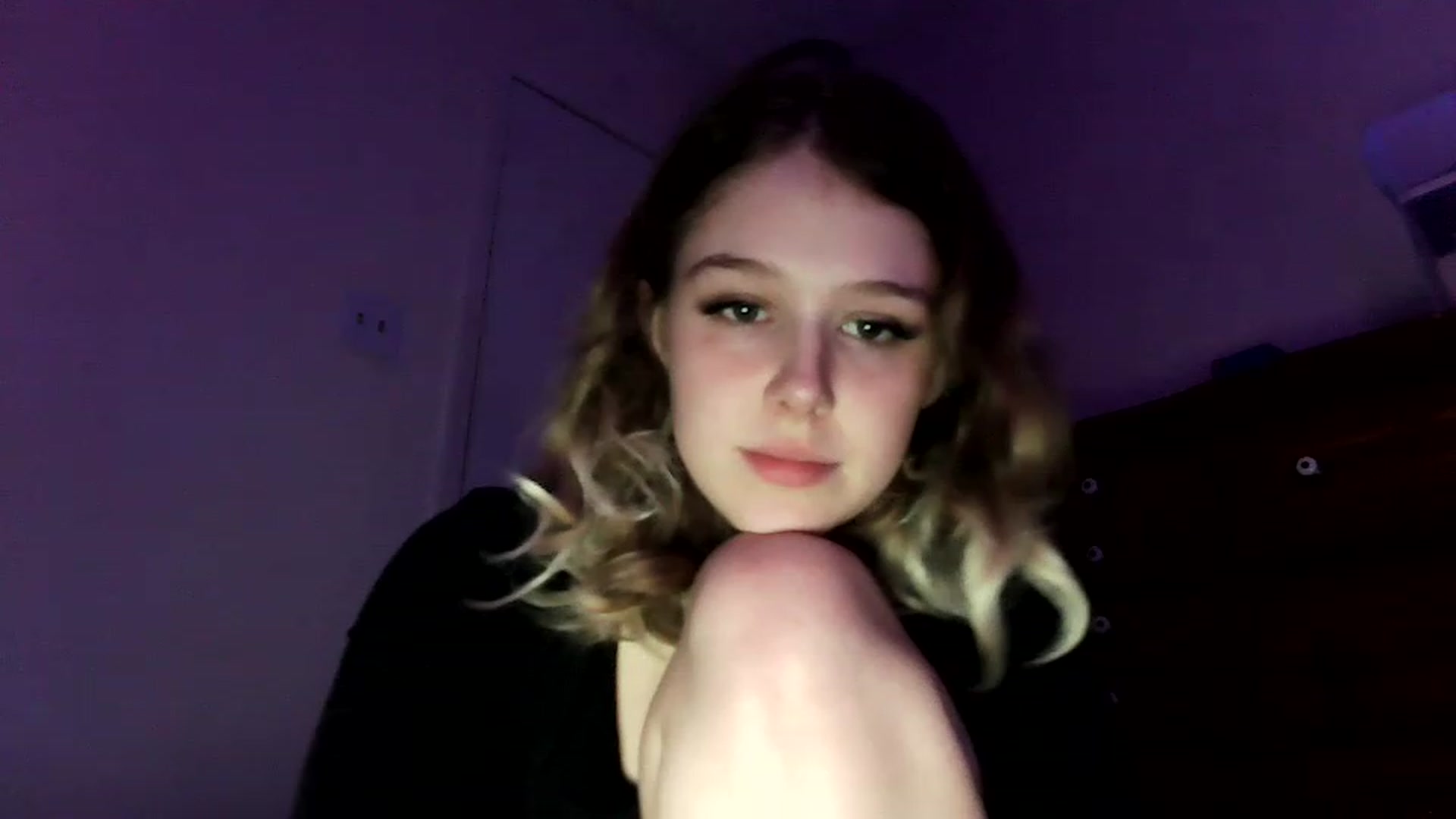 Gallery image thumbnail from bbyalice18's myfreecams stream on, 04/22/2023, 10:39 image 15 of 20