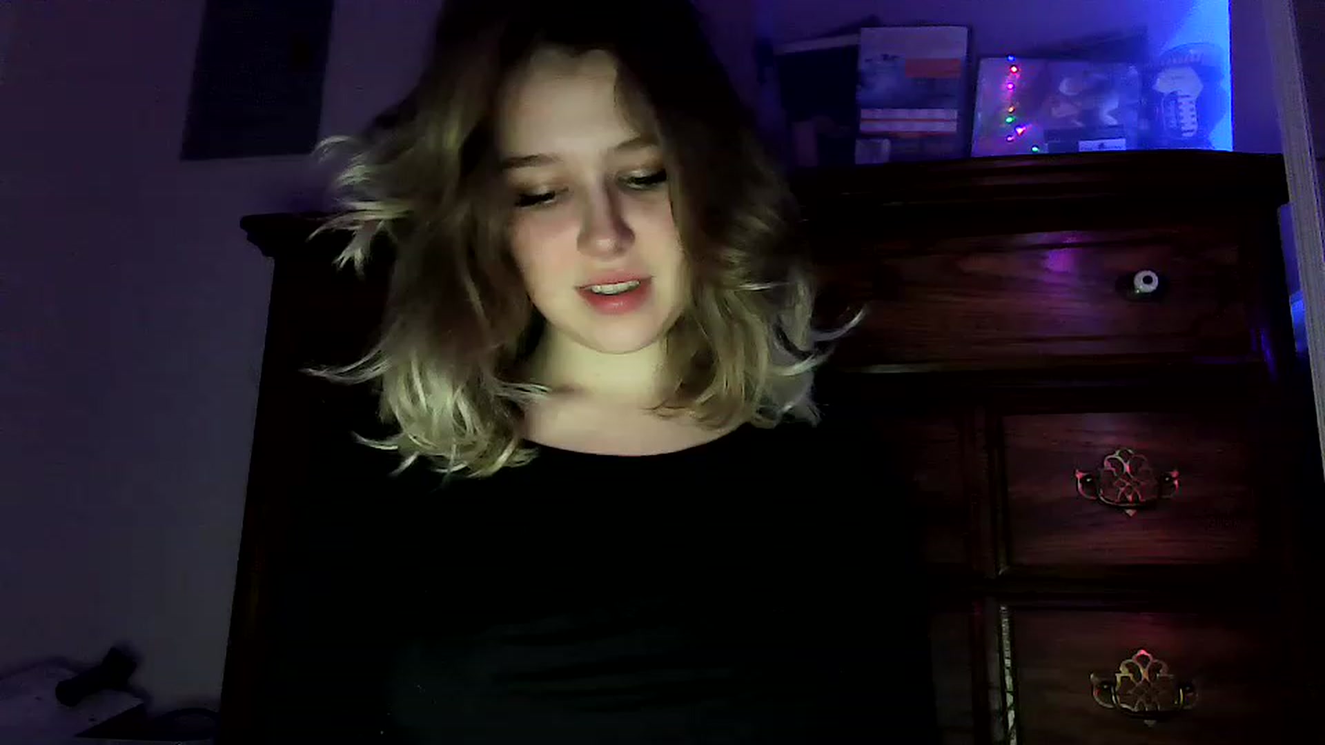 Gallery image thumbnail from bbyalice18's myfreecams stream on, 04/22/2023, 10:39 image 3 of 20
