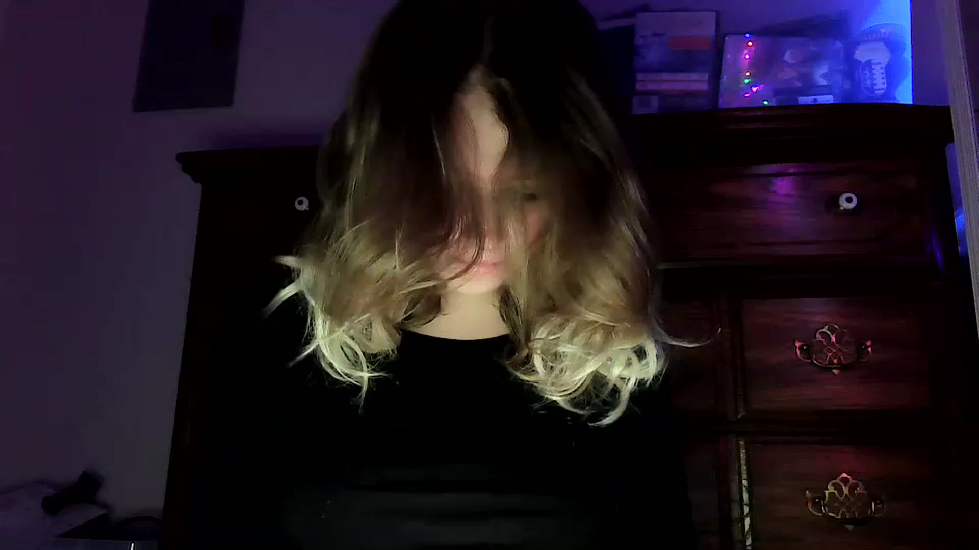 Gallery image thumbnail from bbyalice18's myfreecams stream on, 04/22/2023, 10:39 image 4 of 20