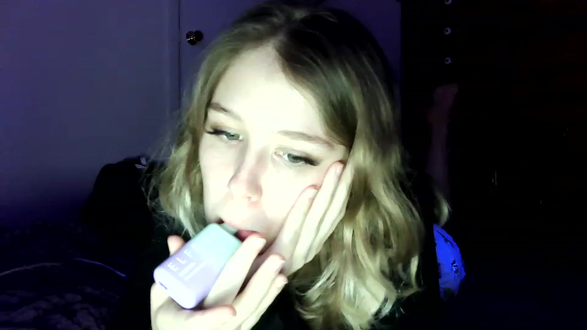 Gallery image thumbnail from bbyalice18's myfreecams stream on, 04/22/2023, 10:39 image 10 of 20