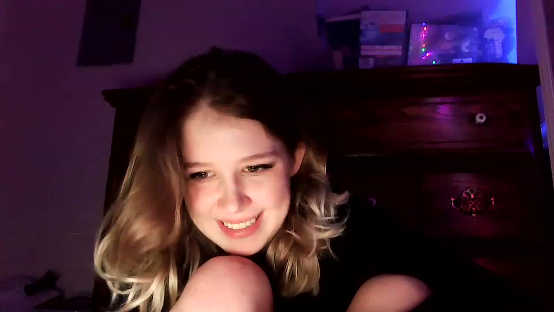 Gallery image thumbnail from bbyalice18's myfreecams stream on, 04/22/2023, 10:39 image 5 of 20